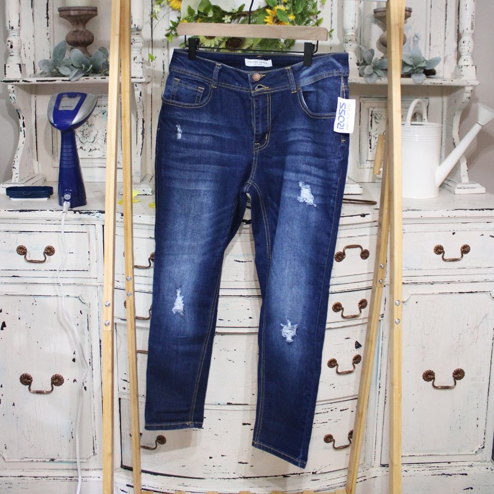 NWT Encore Jeans Distressed